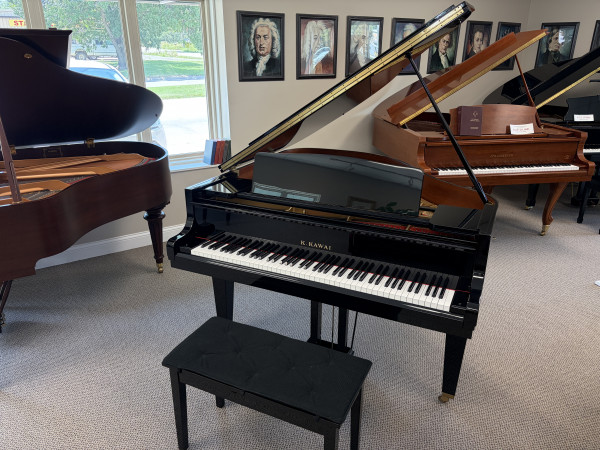 2006 "LIKE-NEW" Kawai baby grand piano - Grand Pianos